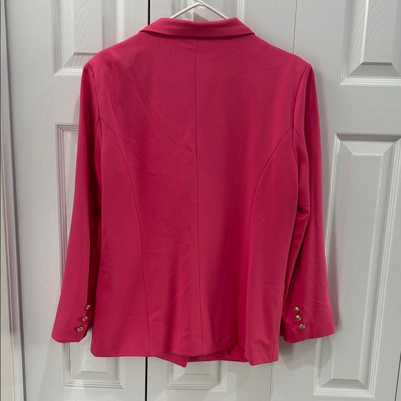 Chic Pink Blazer with Gold Buttons - Picture 4 of 4